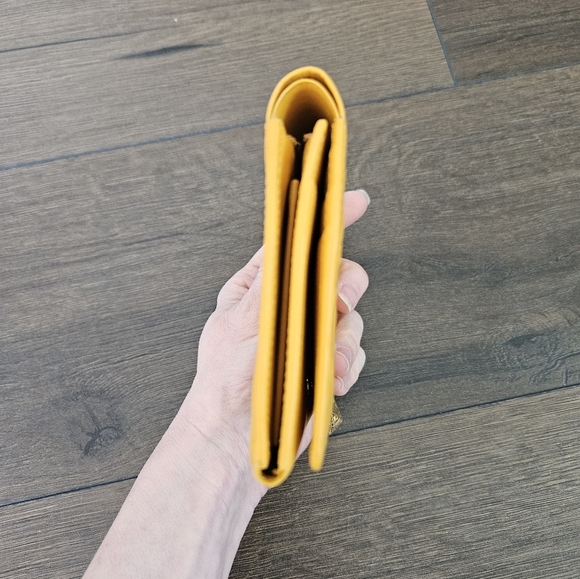 Vintage Yves Saint Laurent Yellow Folded Embossed Leather Wallet - MINT - Picture 4 of 15